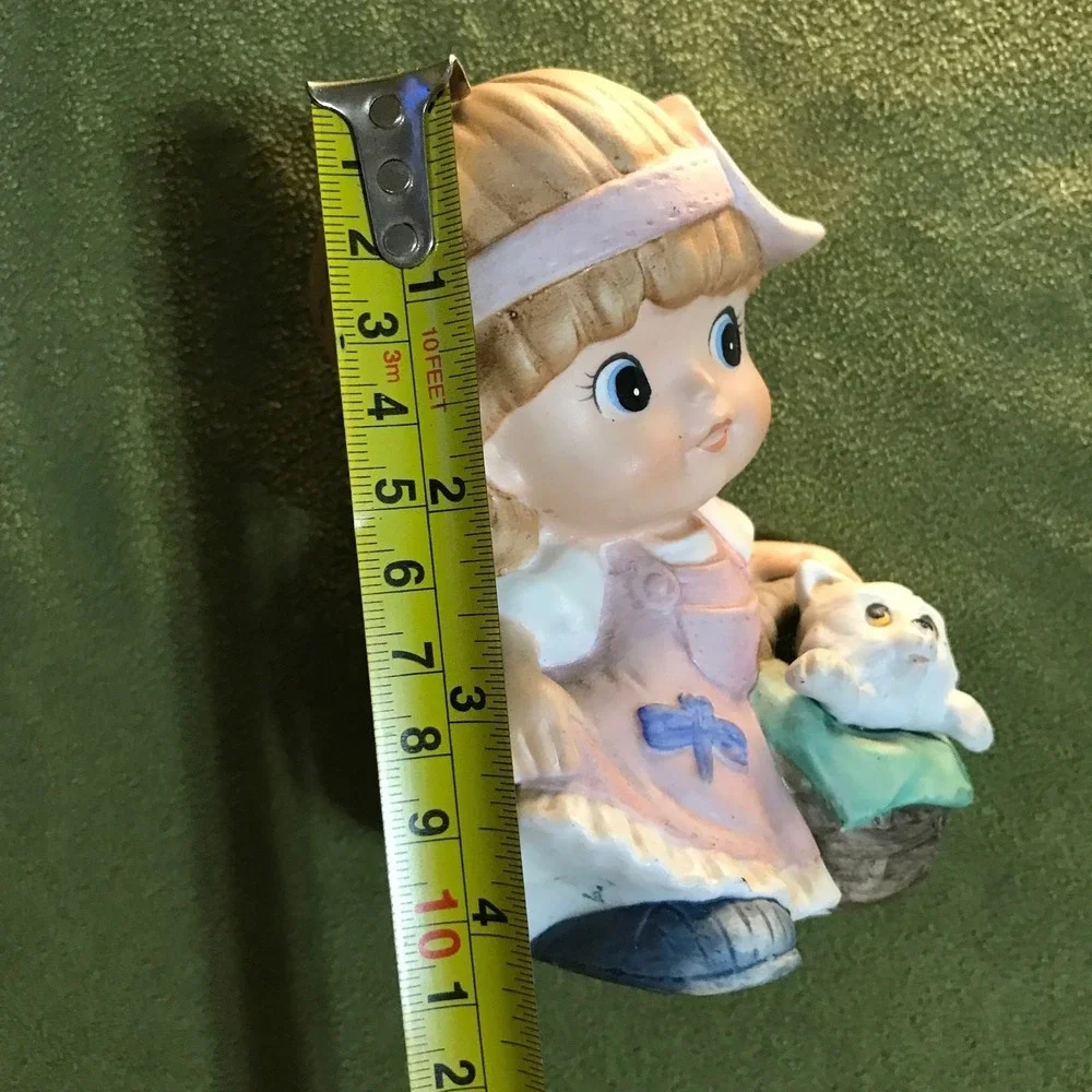 Homco‎ Girl w/ kitty in basket Figurine #1439 Home Interior pink dress & hat